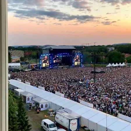 Private, Charming In With A Great View Lägenhet